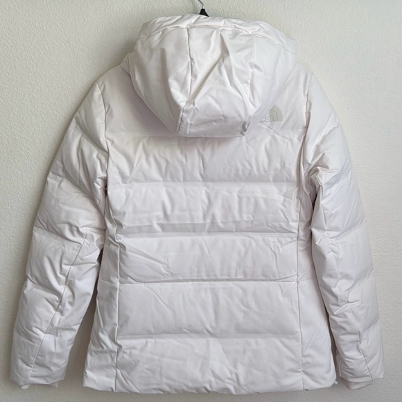 The North Face Women's Off-White Puffer Jacket - Picture 3 of 6